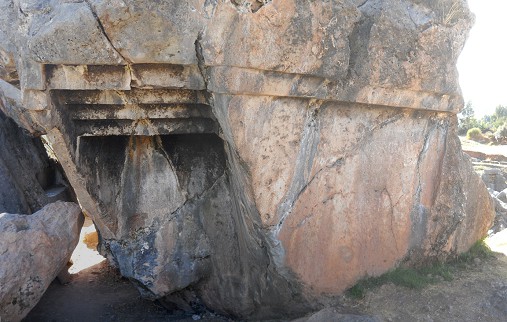 Sacsayhuam�n
              (Cusco), grosser Steinbruch, der Fels mit den umgedrehten
              Stufen - Panorama