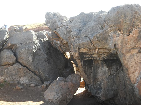 Sacsayhuam�n (Cusco), big quarry, the rock with the stairs and the throne overthrown turned over upside down
