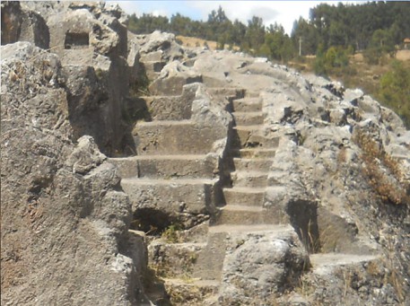 Der Treppen- und Thronfelsen "Chinchana grande" (Treppenfelsen) Teil 1: Die zweite Treppe - Nahaufnahme