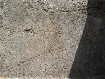 Cusco Sacsayhuam�n, Treppen- und Thronfelsen "Chinchana grande", Mehrfachthron, Oberfl�chen 01