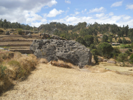 Cusco Sacsayhuam�n, Treppen- und Thronfelsen "Chinchana grande", Ansicht 5 mit vielen Podien und Thronen