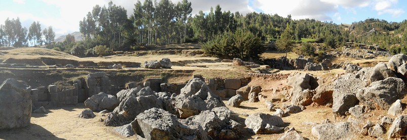 Cusco Sacsayhuam�n 10, Chaosbereich mit dem Steinechaos, Panorama 01