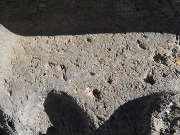 Cusco Sacsayhuam�n 10, chaos area, giant stone with cuts, holes and thrones - throne zoom 02