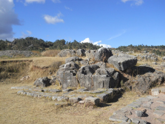 Cusco Sacsayhuam�n: Das Amphitheater mit einem Chaos und Thronen 01