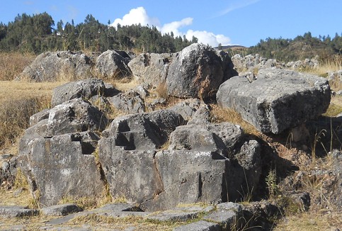 Cusco Sacsayhuam�n: Das Amphitheater
              mit Thronen und Gigasteinen
