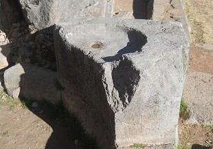Cusco Sacsayhuam�n: Im Amphitheater, halbrunder Thron