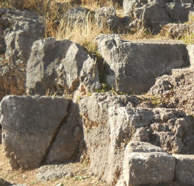 Cusco Sacsayhuam�n, Amphitheater: Eine weitere Thronzone: Grosse Treppe und geschnittene Steine - Nahaufnahme