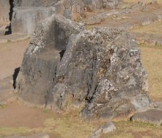Anfiteatro,
              detalle trono 02