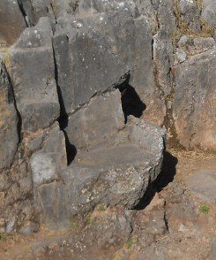 Anfiteatro, detalle trono