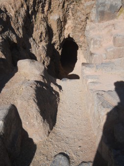 Cusco Sacsayhuam�n, noch mehr R�tsel: Ausgrabungen mit Inkamauern 03