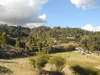 Cusco Sacsayhuam�n, noch mehr R�tsel: Wiesen und Wald 03