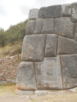 Cusco Sacsayhuam�n, Mauern am Ausgangsbereich, eine Aussenecke