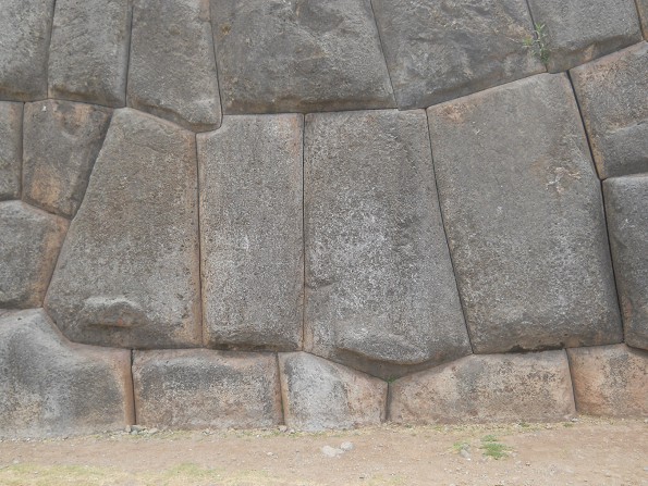 Cusco Sacsayhuam�n, Mauern am Ausgangsbereich, f�cherartige Steine, Nahaufnahme 09