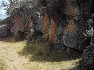 Cusco Sacsayhuam�n, Zone X (Laq'o, Laco, Mondtempel), Umgest�rzte Throne