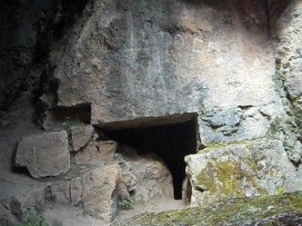 Cusco Sacsayhuam�n, Zone X (Laq'o, Laco, Mondtempel), gigantischer, umgest�rzter Thron 13