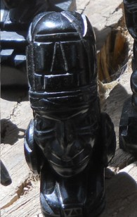Kunsthandwerkwerkstatt in Cusco
                    Sacsayhuam�n, schwarze Figuren 06, ein
                    Ausserirdischer (Inca?): Es waren G�TTER