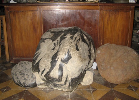 Zwei Astronomen mit Fernrohre auf dem
                            grossen Stein der Astronomie