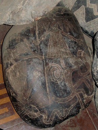 Astronom mit Fernrohr mit Linienbildern
                            von Nasca, Affe, Fischreiher und
                            Condor-Adler