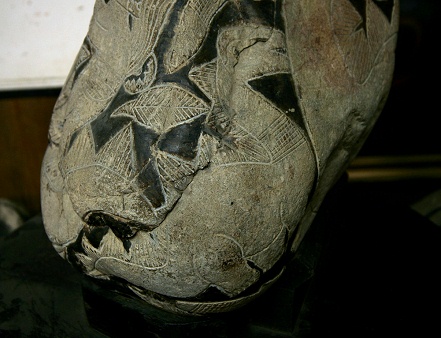 Detail, der kleine Dinosaurier (auch
                            ein Stegosaurus-Brontosaurus)