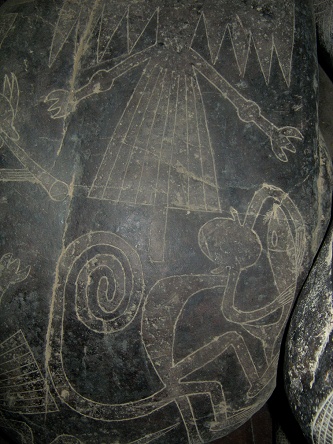 Gravierter Stein mit Linienbildern von
                            Nasca: Affe und Condor-Adler, partielle
                            Nahaufnahme