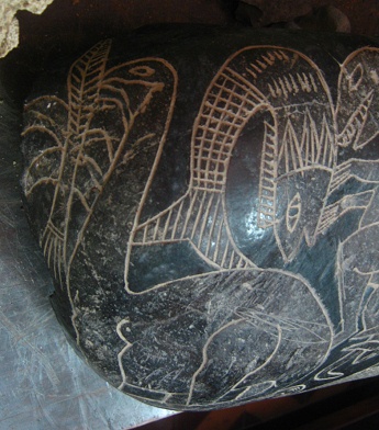 Ein Fisch mit einem Dinosaurier �hnlich
                            einem Brontosaurus, Nahaufnahme