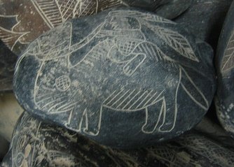Ein Weiser auf einem Dinosaurier 03
                            (oder Dromedar?)