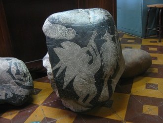 Piedra de astronom�a grande, astr�nomo
                          grande con telescopio