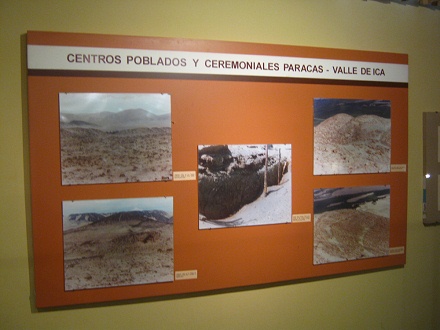 Tafel mit den Zentren der Paracas-Kultur in den
                    T�lern der Region Ica mit Fotos
