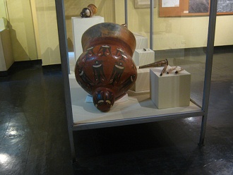 The big drum body with bird's design