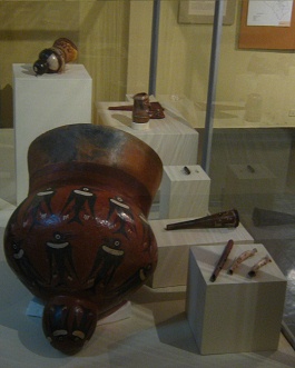 The big drum body with bird's
                                    design, close-up