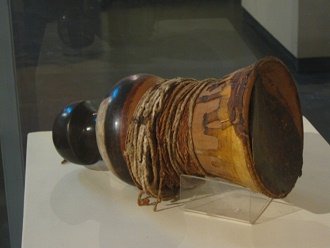 Kleiner Trommelk�rper der
                              Nasca-Kultur 01