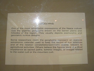 Y sigue el texto sobre los geoglifos y
                          l�neas de la regi�n de Nazca, lo que piensa el
                          museo en ingl�s