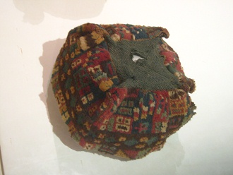 Kappe der Wari-Kultur