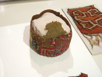 Cap of Wari culture (from the
                                  cover there is only a rest left)