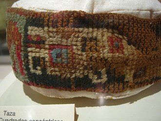Band of a cap of Wari culture 01, detail
                          01