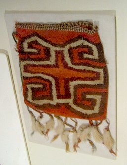 Bag of Wari culture woven in orange