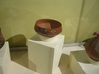 Ceramic plate of Chincha
                                    culture with a bird