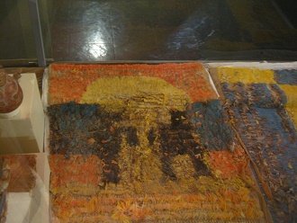 Fabric with feathers of Chincha
                                    culture, detail 01