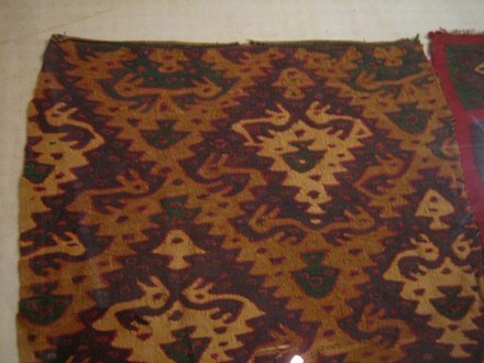 Fabric 2 of Chincha culture,
                                    detail 01 with birds