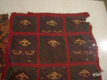 Fabric 3 of Chincha culture,
                                    detail 01 with symbolism