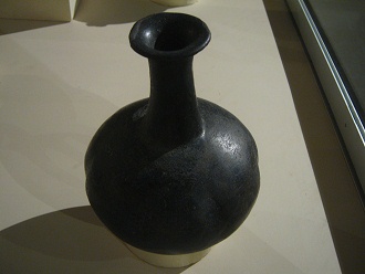 Black ceramic can of Ica culture 02