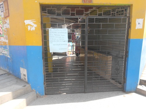 Terrorismo de
                                Vizcarra+Martos: el mercado de la
                                urbanizaci�n Huaquillay en Comas en Lima
                                est� cerrado a partir de la 1pm ya