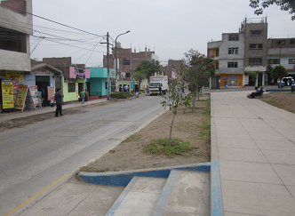 Parque central de Comas casi sin hierba 03