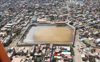 Inundaci�n de un estadio "El
                            Porvenir" en Trujillo