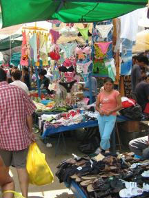 Calzones para chicas
                      en soportes de alambre