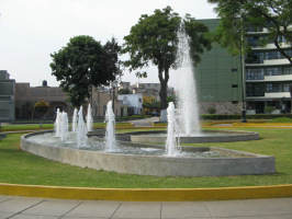 Caceres-Park, Springbrunnen,
                          Seitenansicht