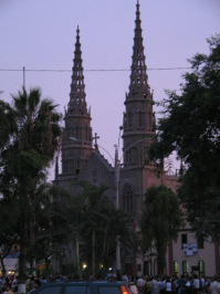 Jesus Maria: Die Kirche San Jos�, Sicht
                          von der Avenida Urteaga aus
