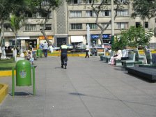 Jesús María:
Parque central, camino del norte al sur con
fuente Jesús María: Parque central, camino del
norte al sur con fuente
