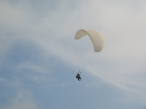 Miraflores, Park am Malecon Cisneros,
                          Gleitschirmflieger 01
