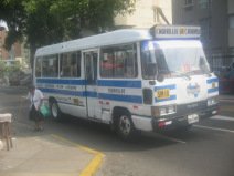 28 de Julio, bus azul-blanco-azul de la
                        l�nea SM18 ("Greco") de Chorrillos a
                        Carabayllo 03